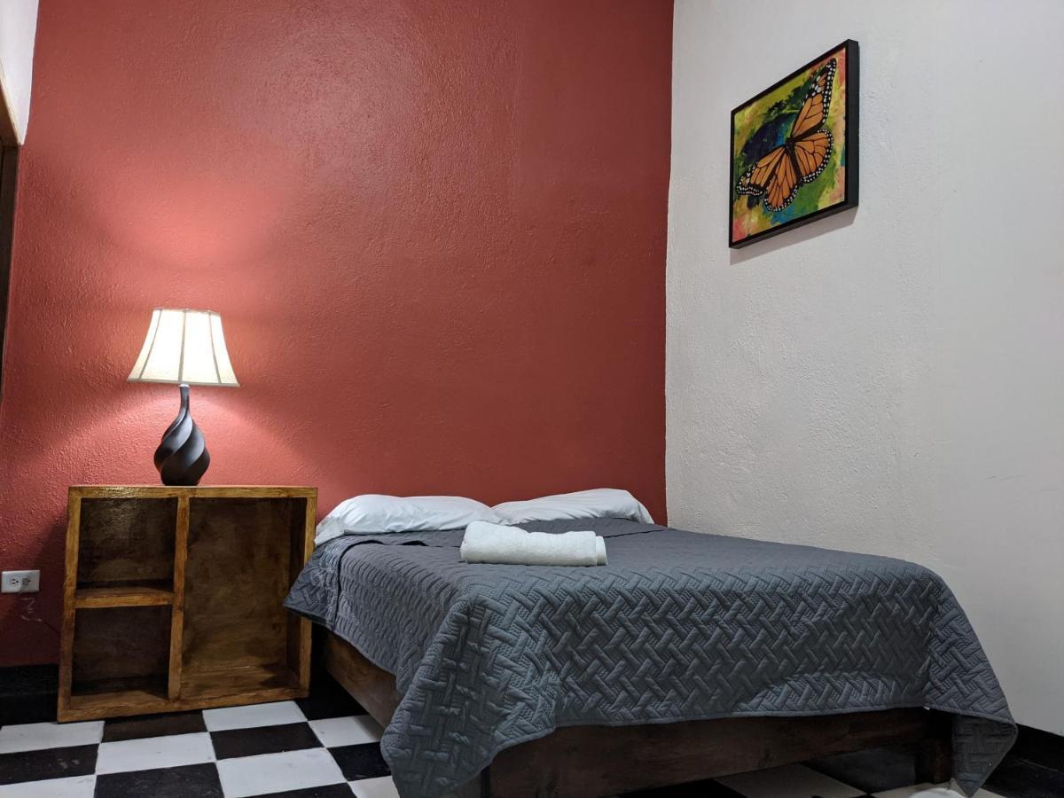 My Family In Monterrey - Hostel Экстерьер фото