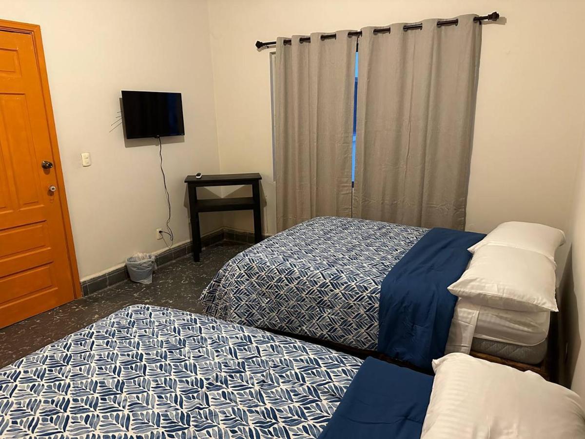 My Family In Monterrey - Hostel Экстерьер фото